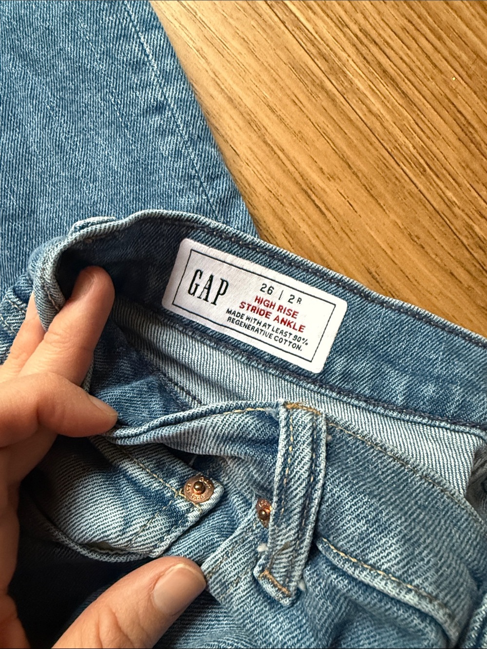 GAP Women's High-Rise Wide Leg Jeans - Light Blue - Picture 2 of 2